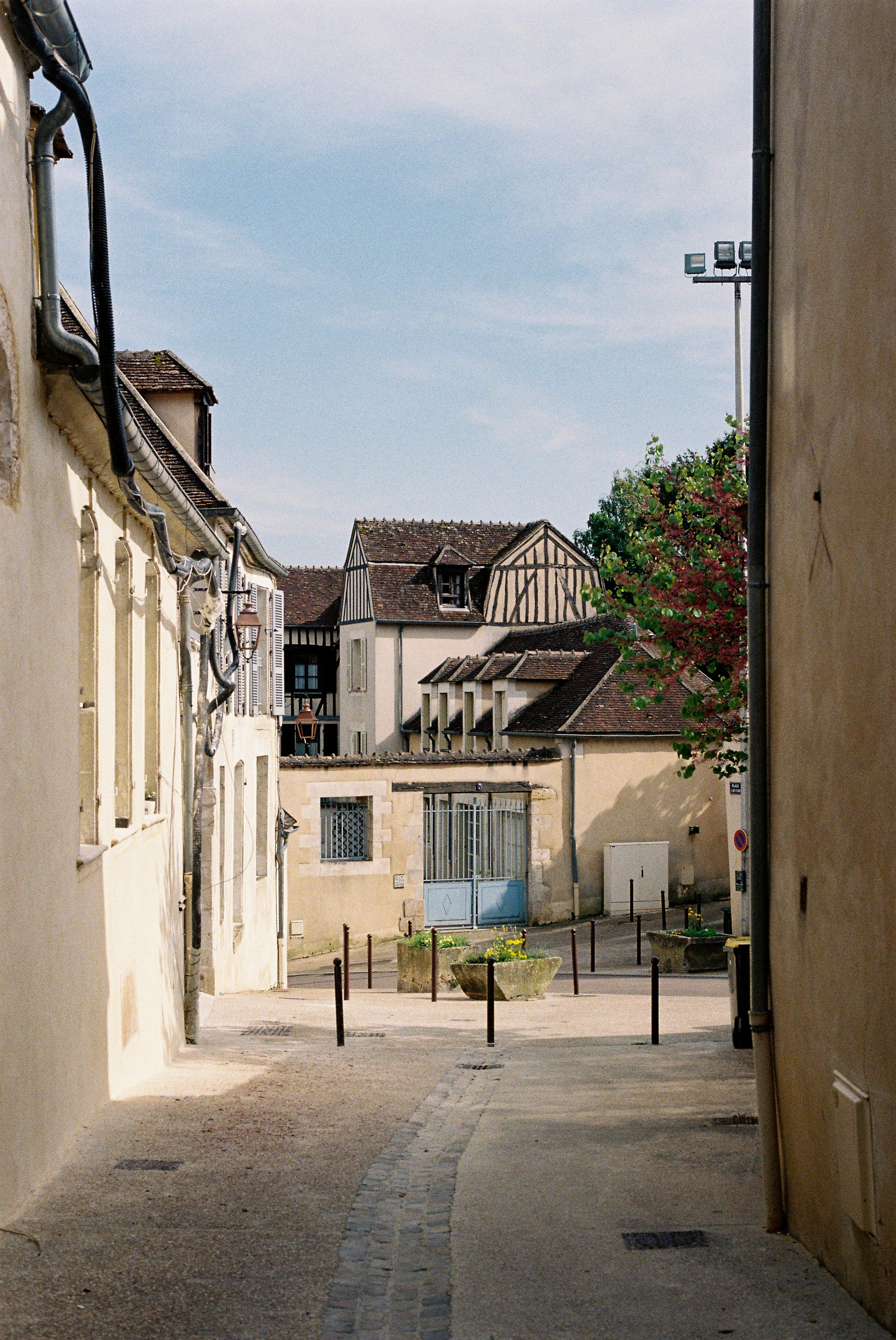 Blue Door - Auxerre